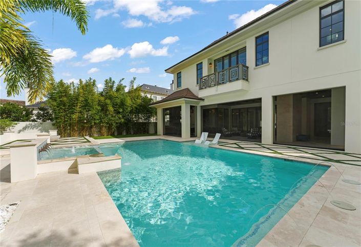 Image No.41-6 Bed Property for sale