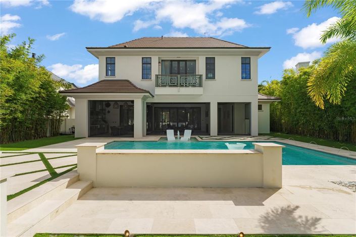 Image No.42-6 Bed Property for sale