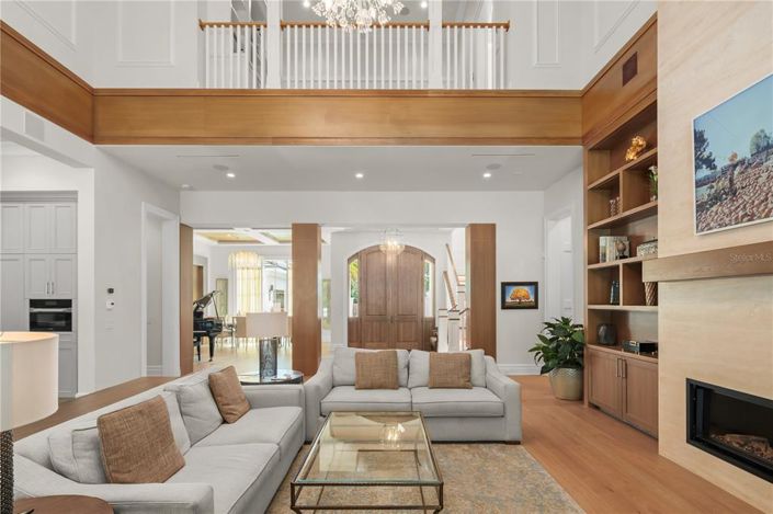 Image No.7-6 Bed Property for sale