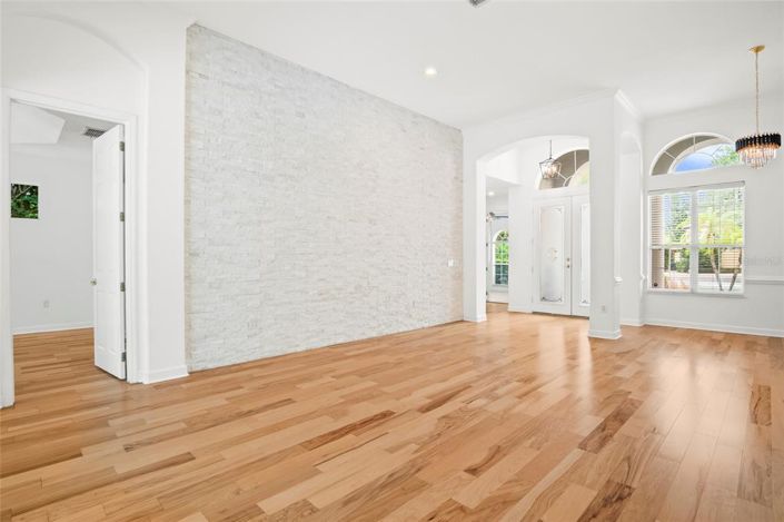 Image No.11-4 Bed Property for sale