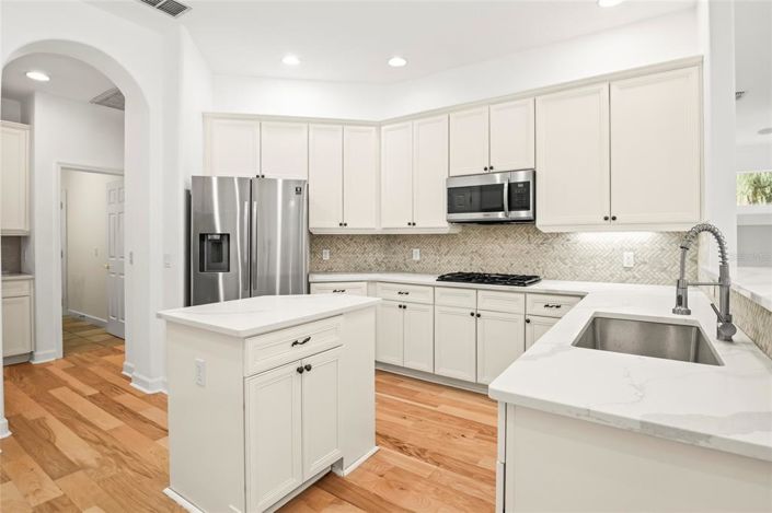 Image No.12-4 Bed Property for sale