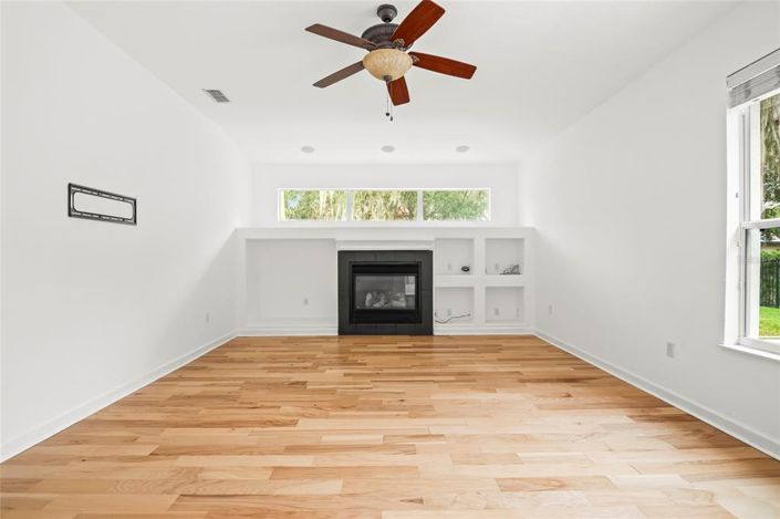 Image No.18-4 Bed Property for sale