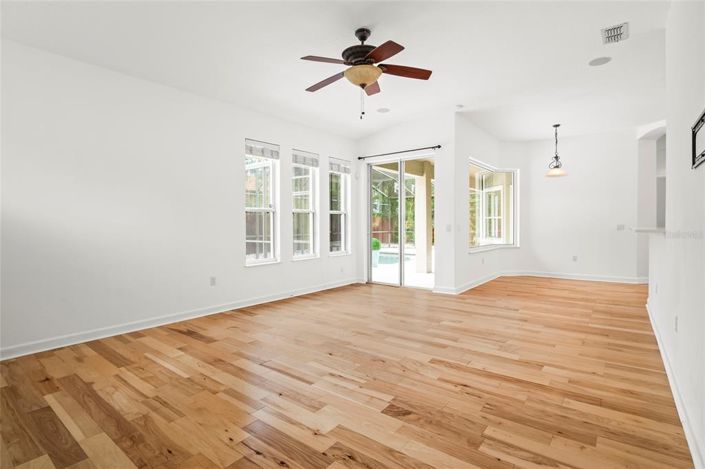 Image No.19-4 Bed Property for sale