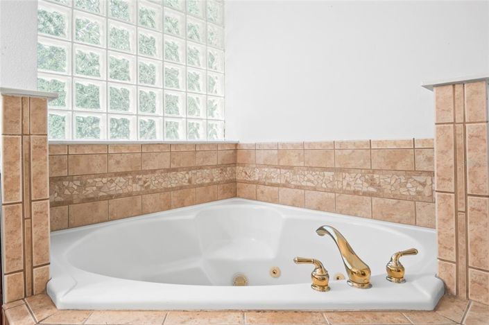 Image No.25-4 Bed Property for sale