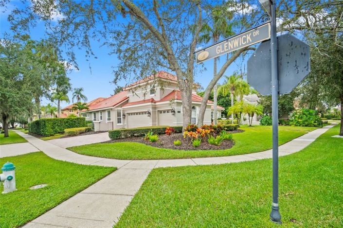 Image No.44-4 Bed Property for sale