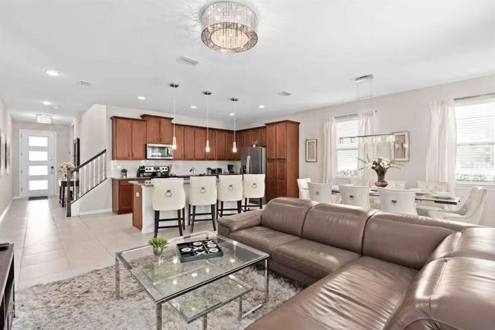 Image No.7-5 Bed Townhouse for sale