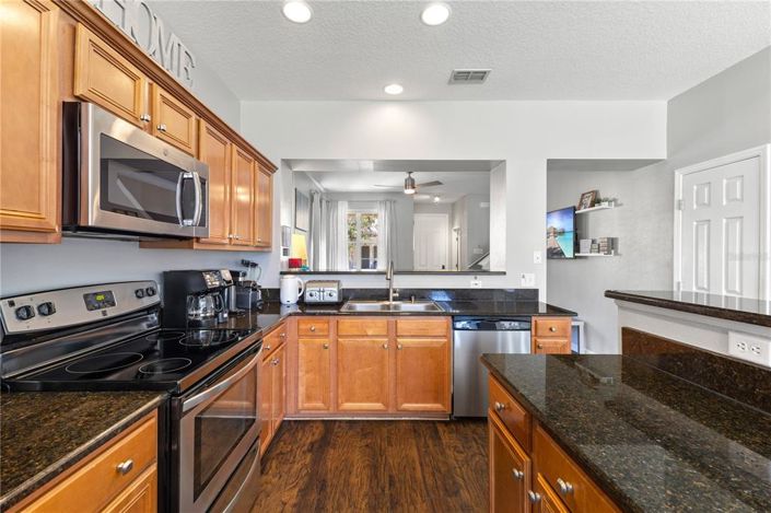 Image No.13-3 Bed Townhouse for sale