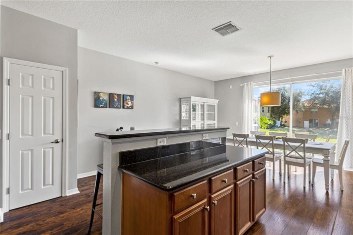 Image No.14-3 Bed Townhouse for sale