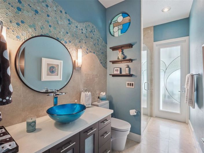 Image No.11-6 Bed Property for sale