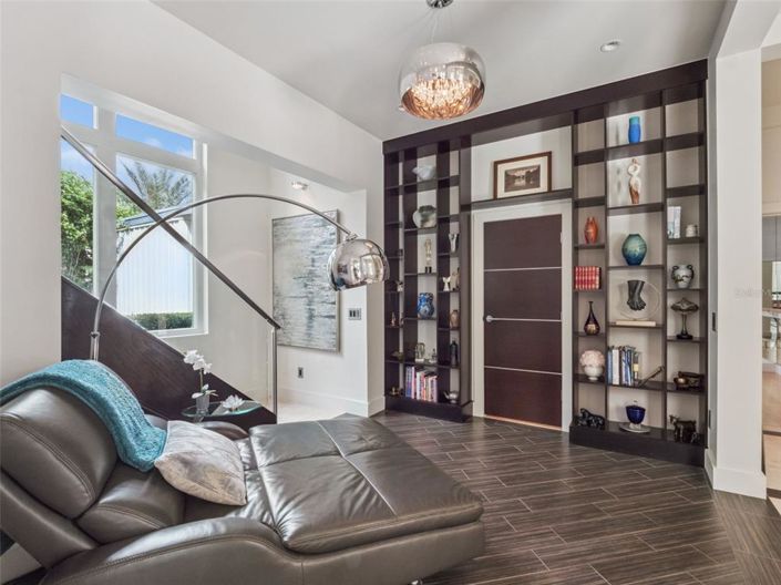 Image No.27-6 Bed Property for sale