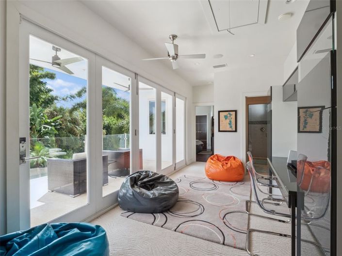 Image No.30-6 Bed Property for sale