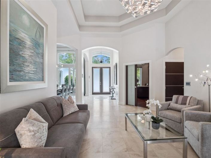 Image No.33-6 Bed Property for sale