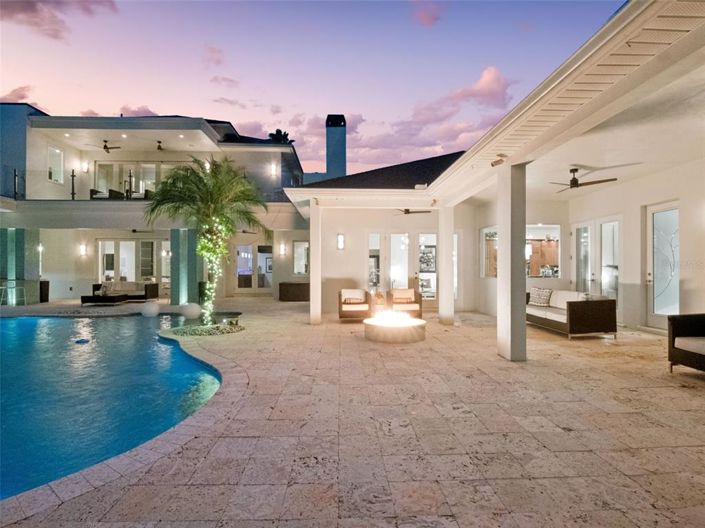 Image No.5-6 Bed Property for sale