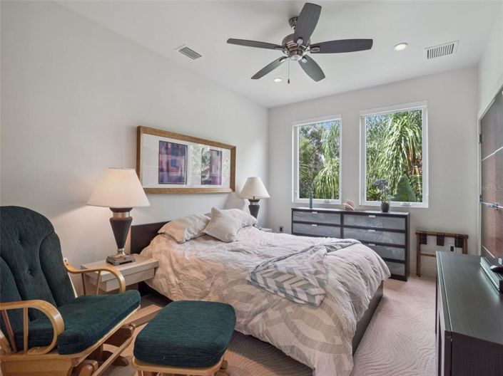 Image No.50-6 Bed Property for sale