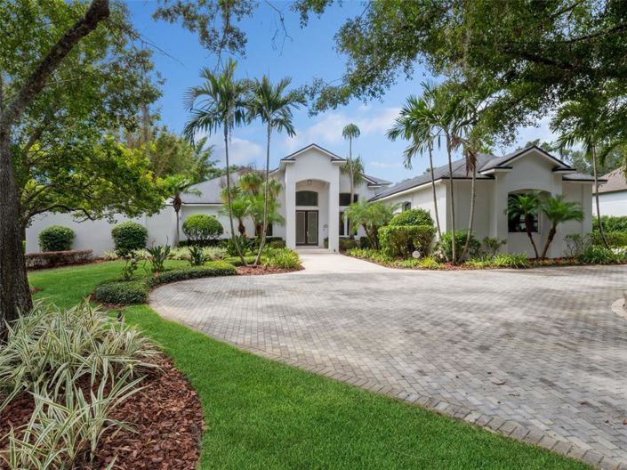 Image No.52-6 Bed Property for sale