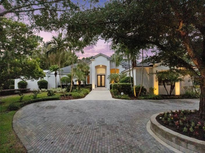 Image No.54-6 Bed Property for sale