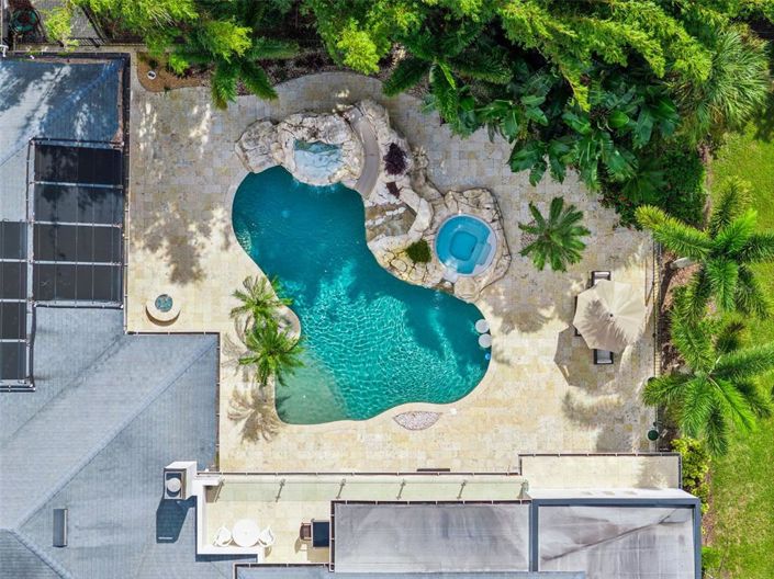 Image No.55-6 Bed Property for sale