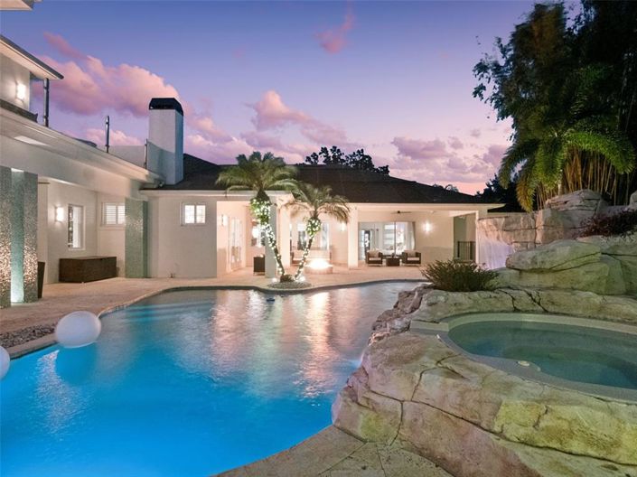 Image No.58-6 Bed Property for sale