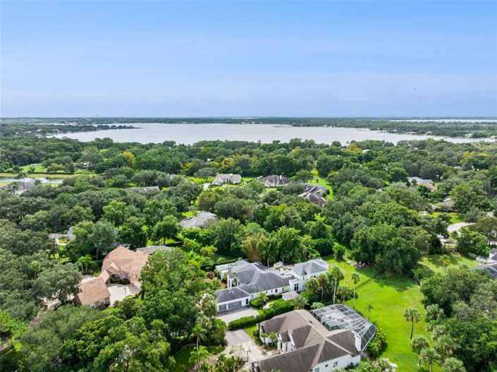 Image No.73-6 Bed Property for sale