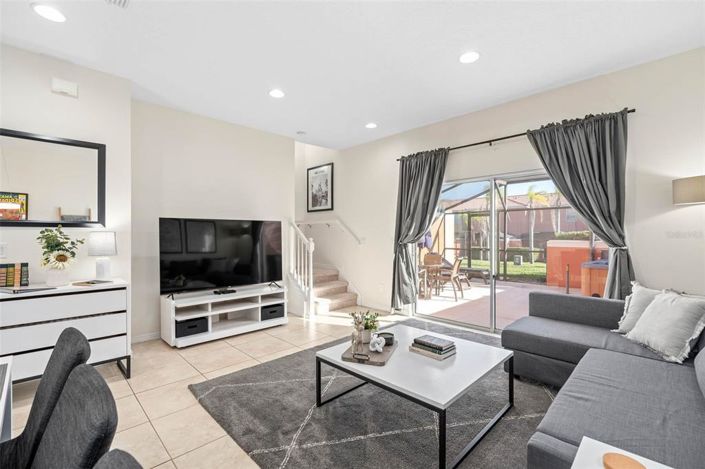 Image No.9-2 Bed Townhouse for sale