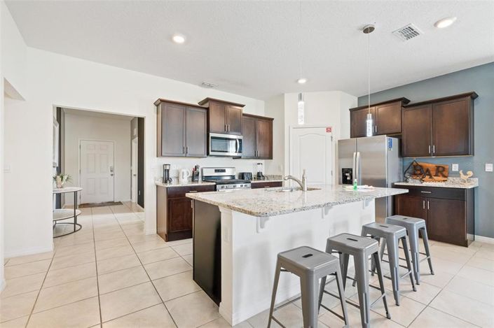 Image No.13-6 Bed Property for sale