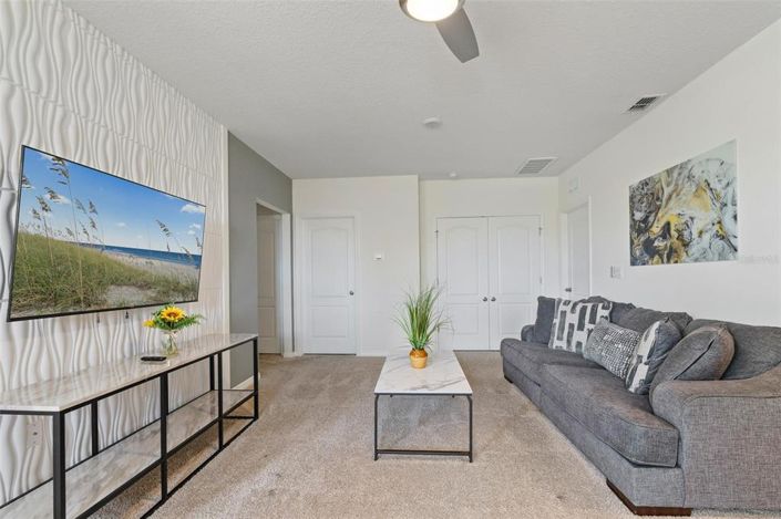 Image No.34-6 Bed Property for sale