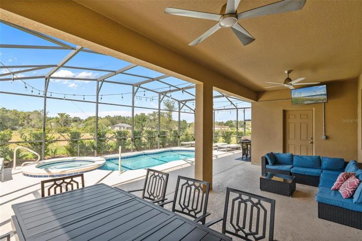 Image No.6-6 Bed Property for sale