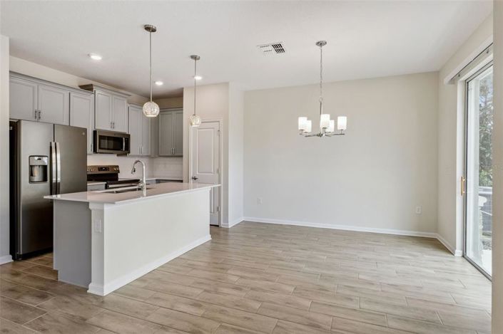 Image No.14-3 Bed Townhouse for sale