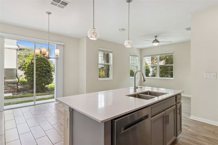 Image No.15-3 Bed Townhouse for sale