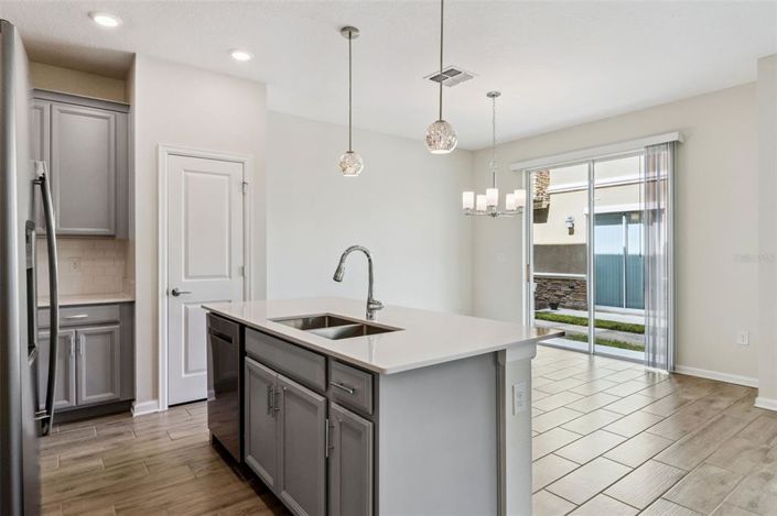 Image No.16-3 Bed Townhouse for sale