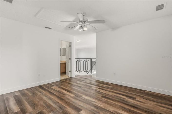 Image No.22-6 Bed Property for sale