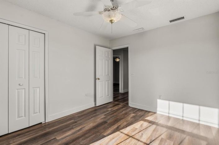 Image No.24-6 Bed Property for sale