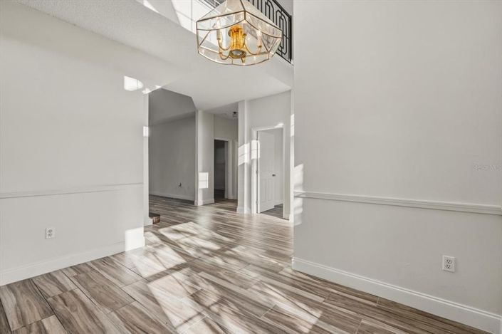 Image No.32-6 Bed Property for sale