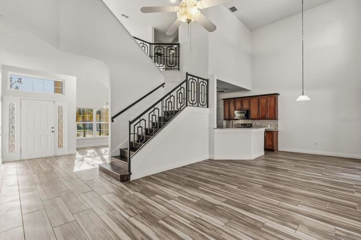 Image No.4-6 Bed Property for sale