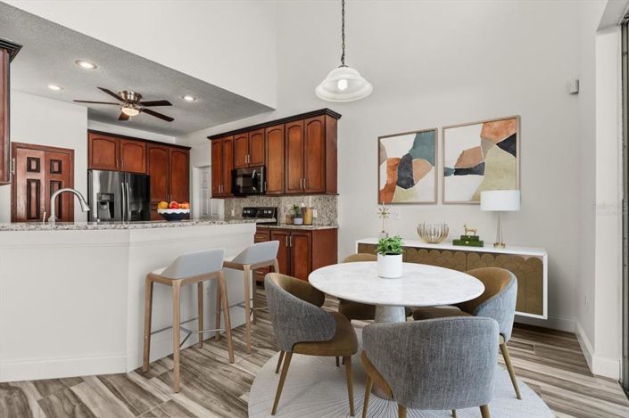 Image No.8-6 Bed Property for sale