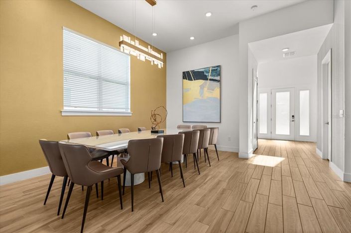 Image No.12-6 Bed Property for sale