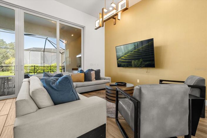 Image No.15-6 Bed Property for sale