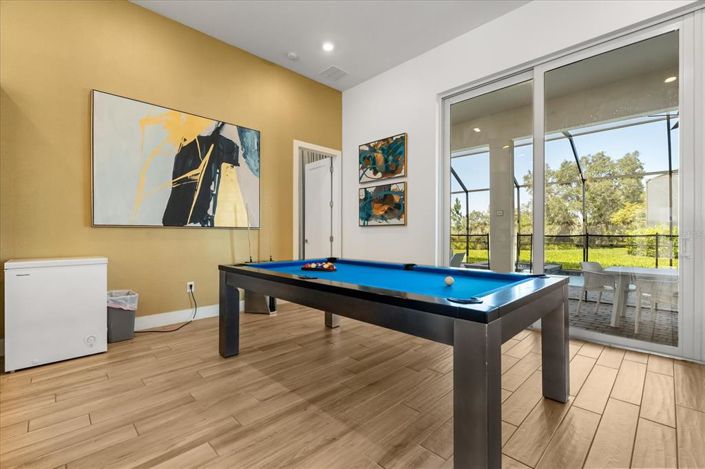 Image No.17-6 Bed Property for sale