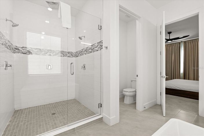 Image No.19-6 Bed Property for sale