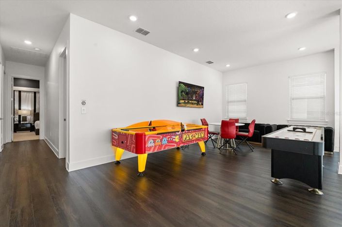 Image No.30-6 Bed Property for sale