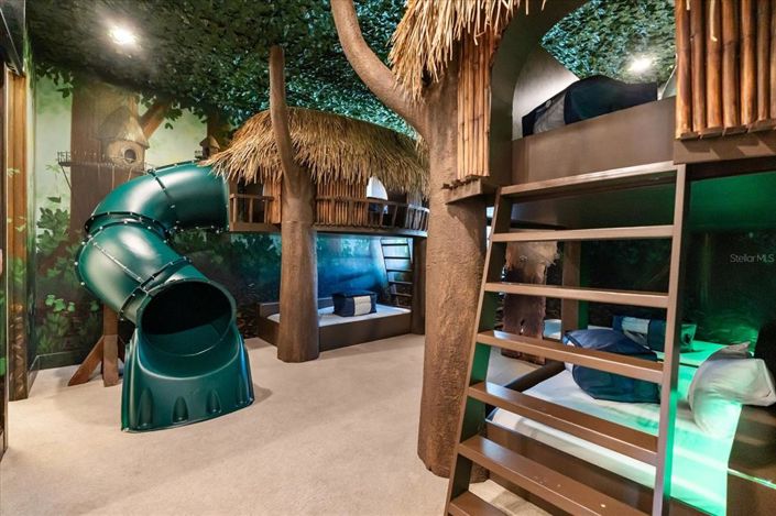 Image No.34-6 Bed Property for sale