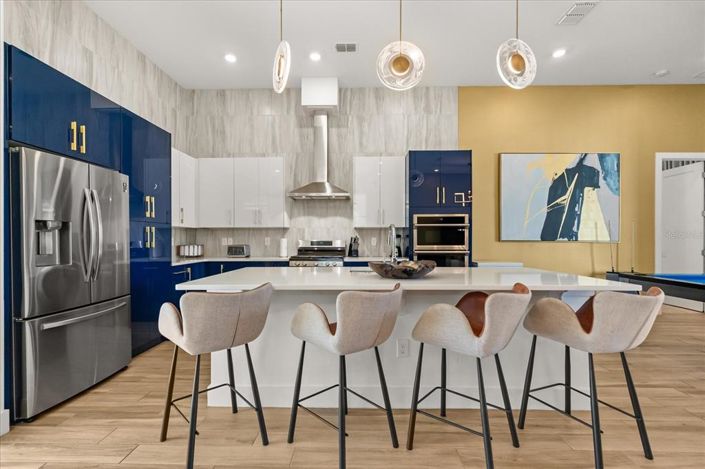 Image No.7-6 Bed Property for sale