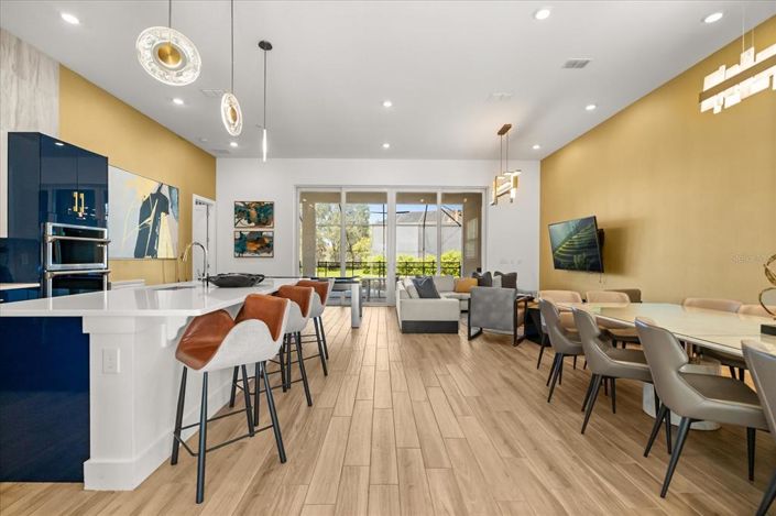 Image No.8-6 Bed Property for sale