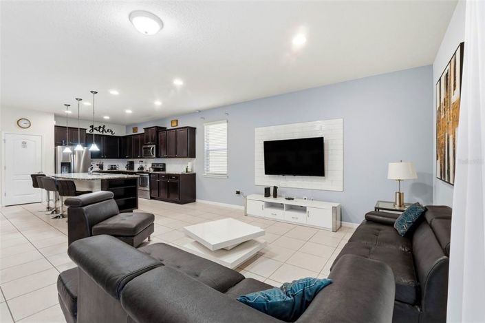 Image No.14-8 Bed Property for sale