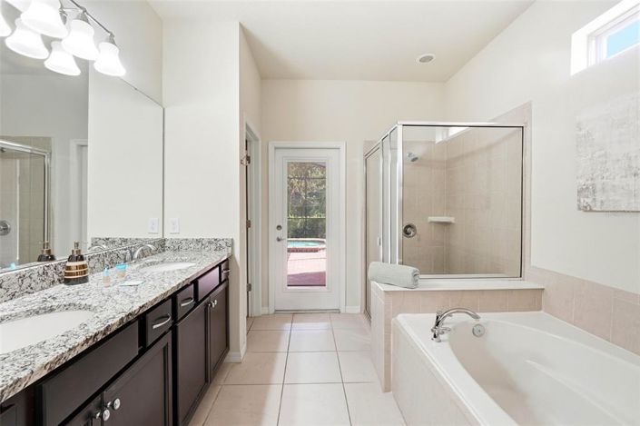 Image No.20-8 Bed Property for sale