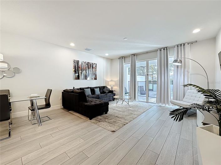 Image No.15-3 Bed Townhouse for sale