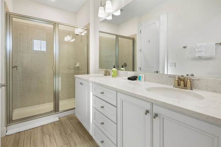 Image No.35-4 Bed Property for sale