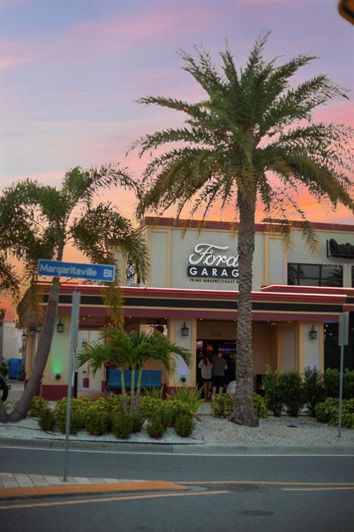 Image No.74-4 Bed Property for sale