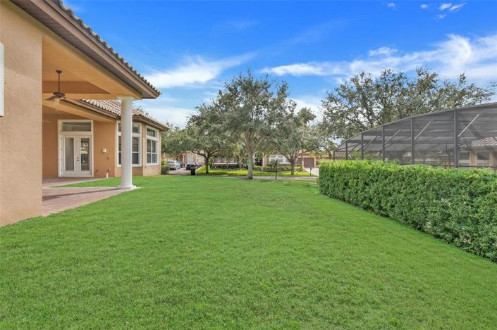 Image No.43-5 Bed Property for sale