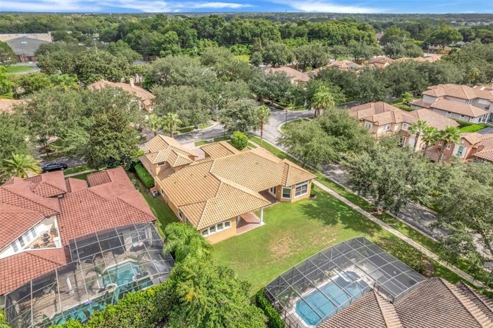 Image No.50-5 Bed Property for sale